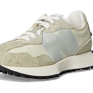 New Balance 327 in Green/Beige. NIB